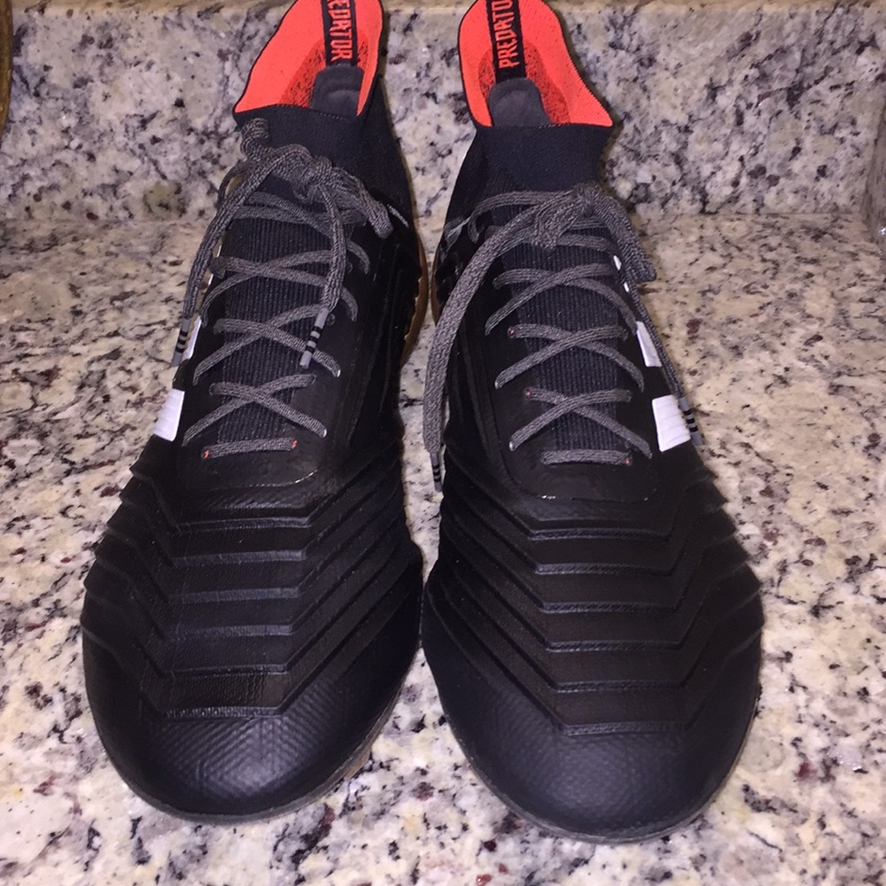 Men’s Soccer Cleats - Picture 4 of 5